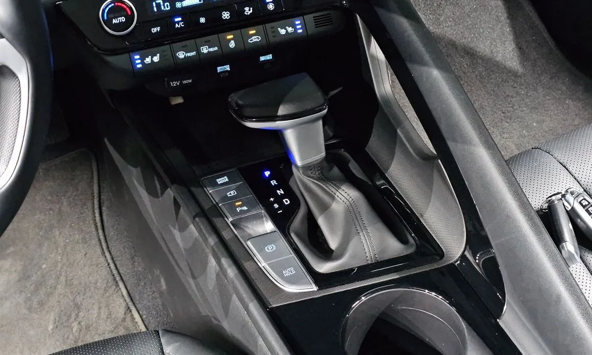 Hyundai AVANTE — фото 3