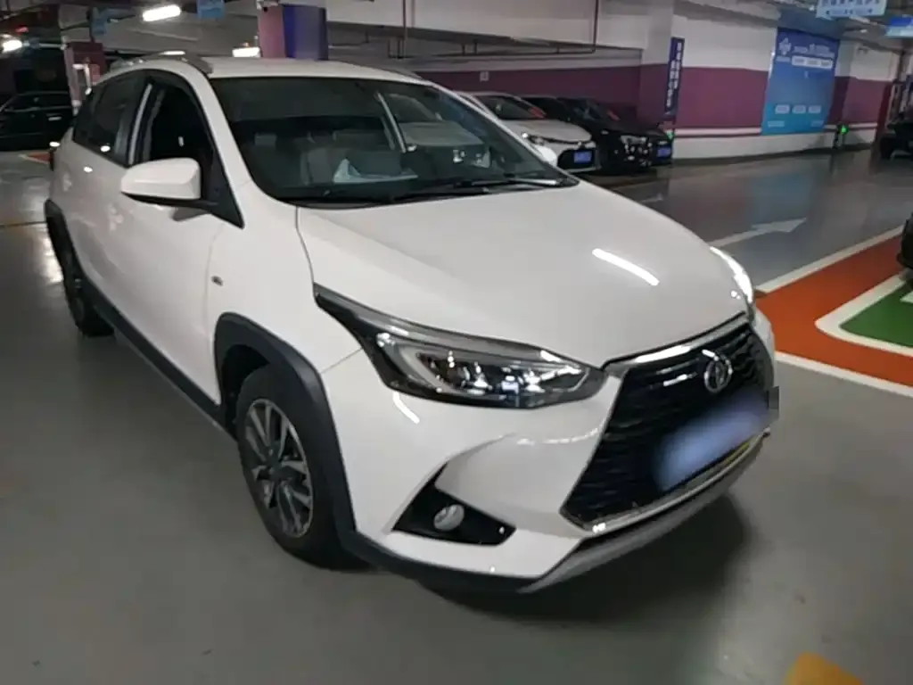 Toyota Yaris L — фото 7