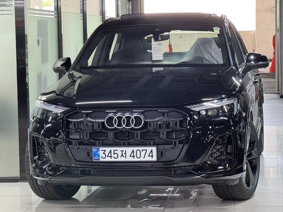 Audi Q7 — фото 1