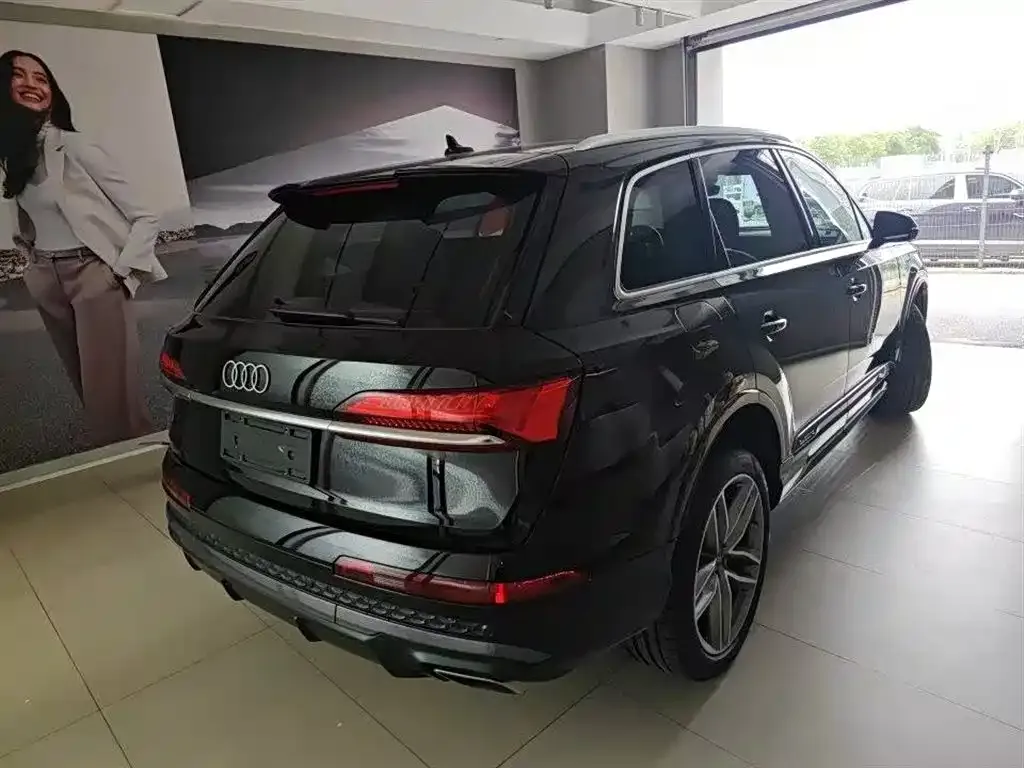 Audi Q7 — фото 6