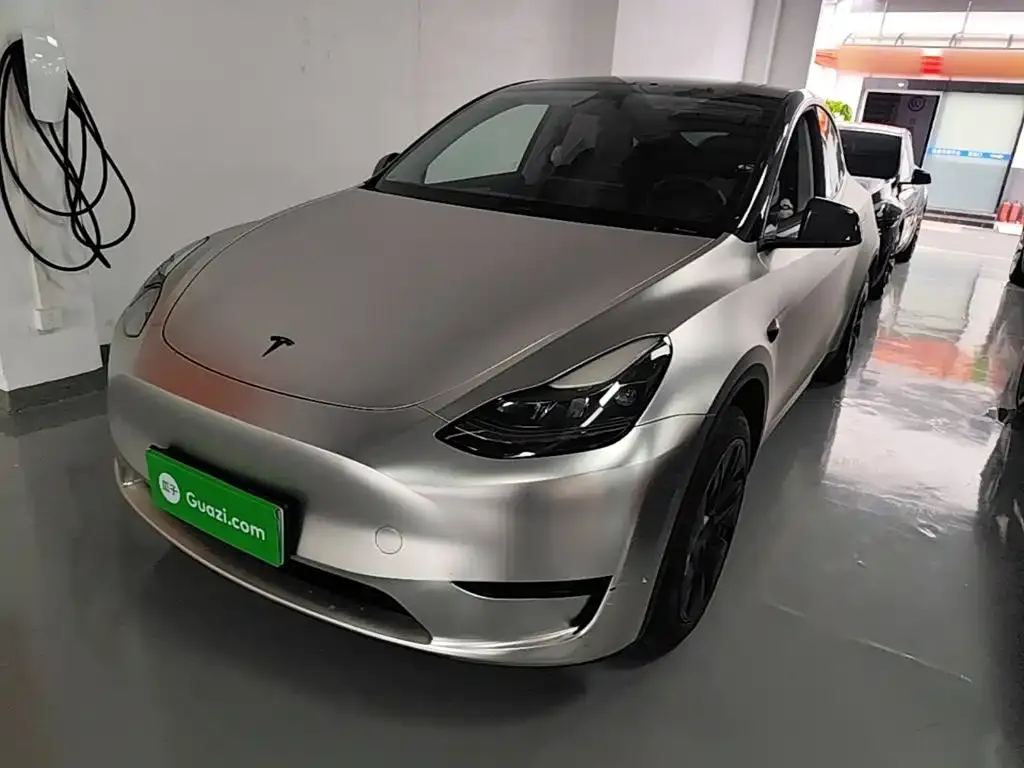 Tesla Model Y — фото 1