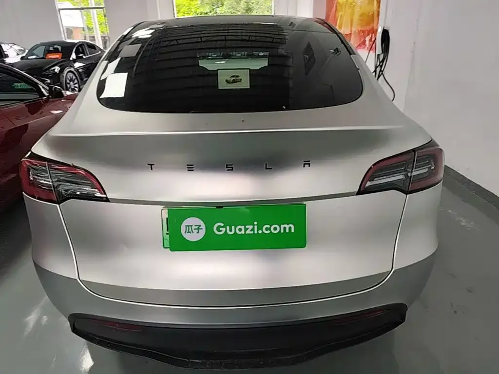Tesla Model Y — фото 7