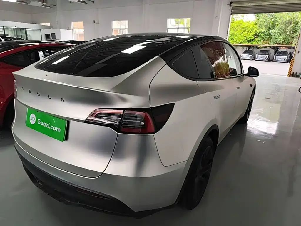 Tesla Model Y — фото 8
