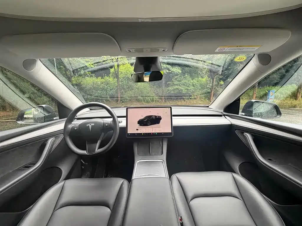 Tesla Model Y — фото 4