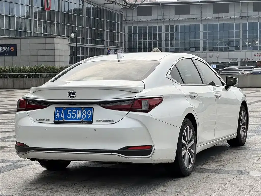 Lexus ES — фото 4