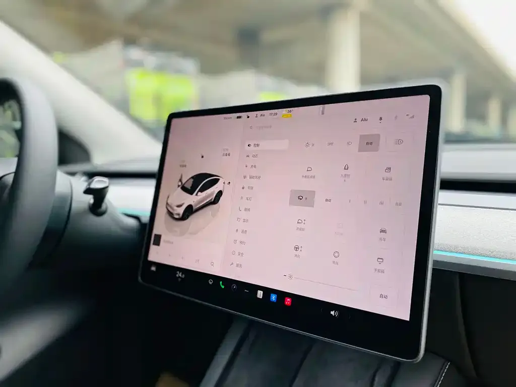 Tesla Model Y — фото 2