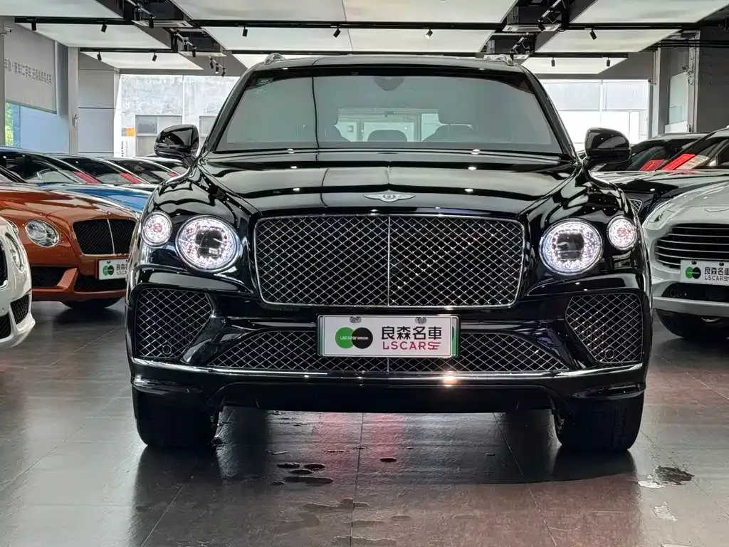 Bentley Bentayga PHEV — фото 7
