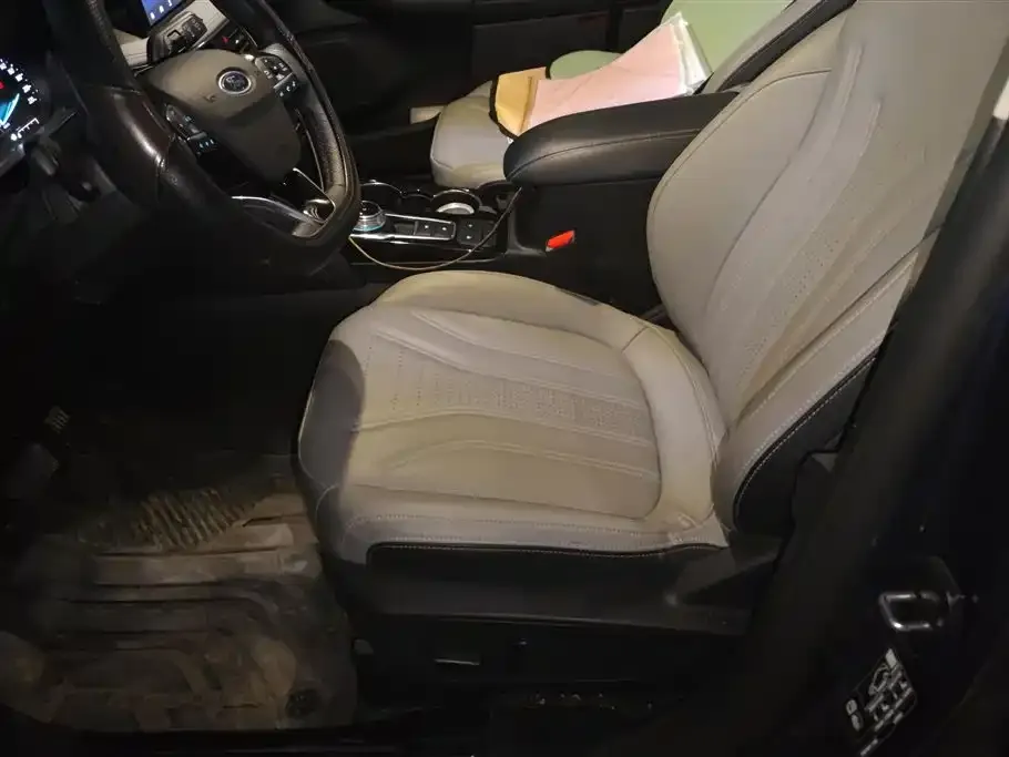 Ford Escape 2024 из CN, фото 4