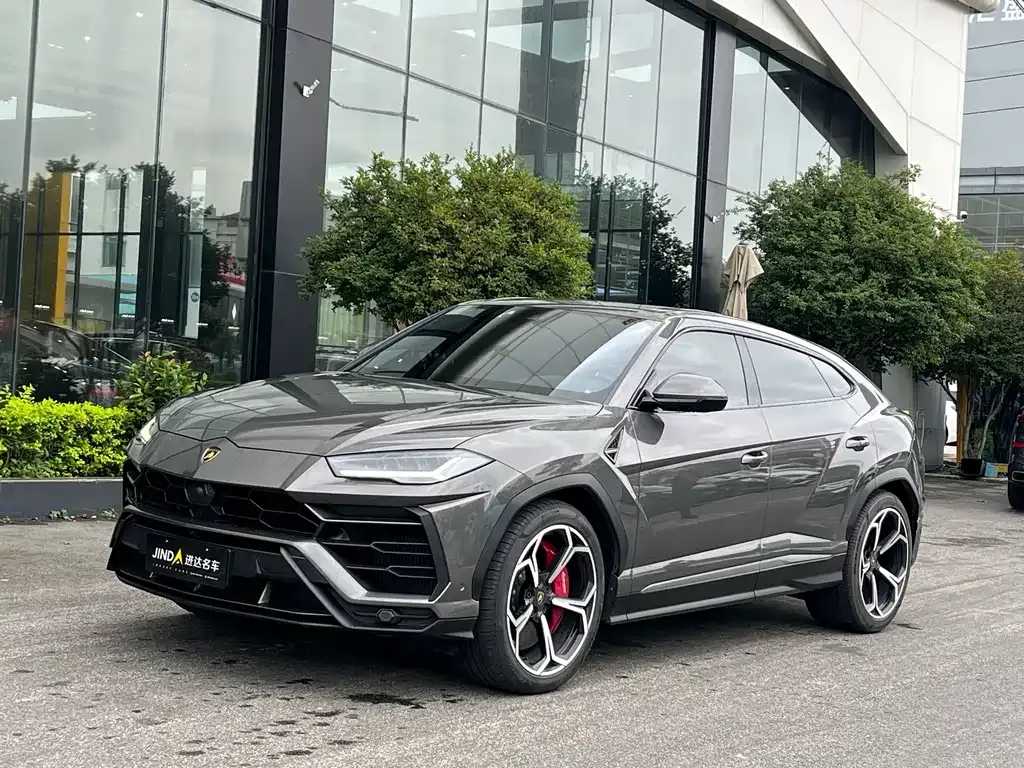 Lamborghini Urus — фото 1