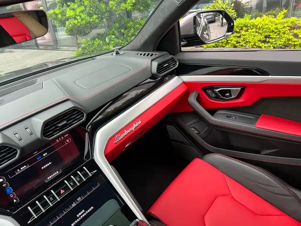 Lamborghini Urus — фото 8