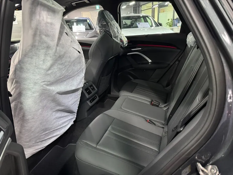 Audi Q5 2025 из KR, фото 8