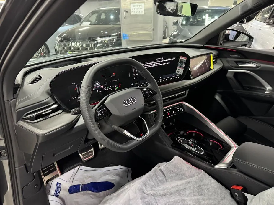 Audi Q5 2025 из KR, фото 5