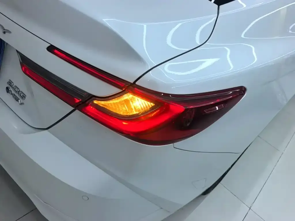 Toyota Camry — фото 4