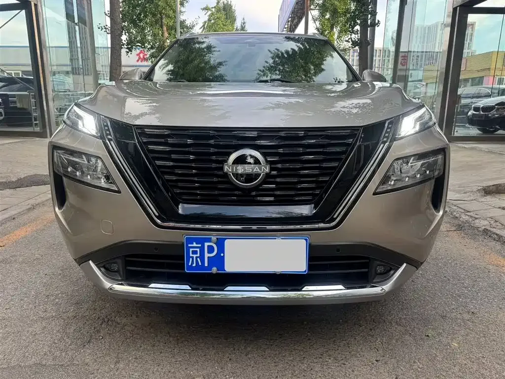 Nissan X-Trail — фото 1