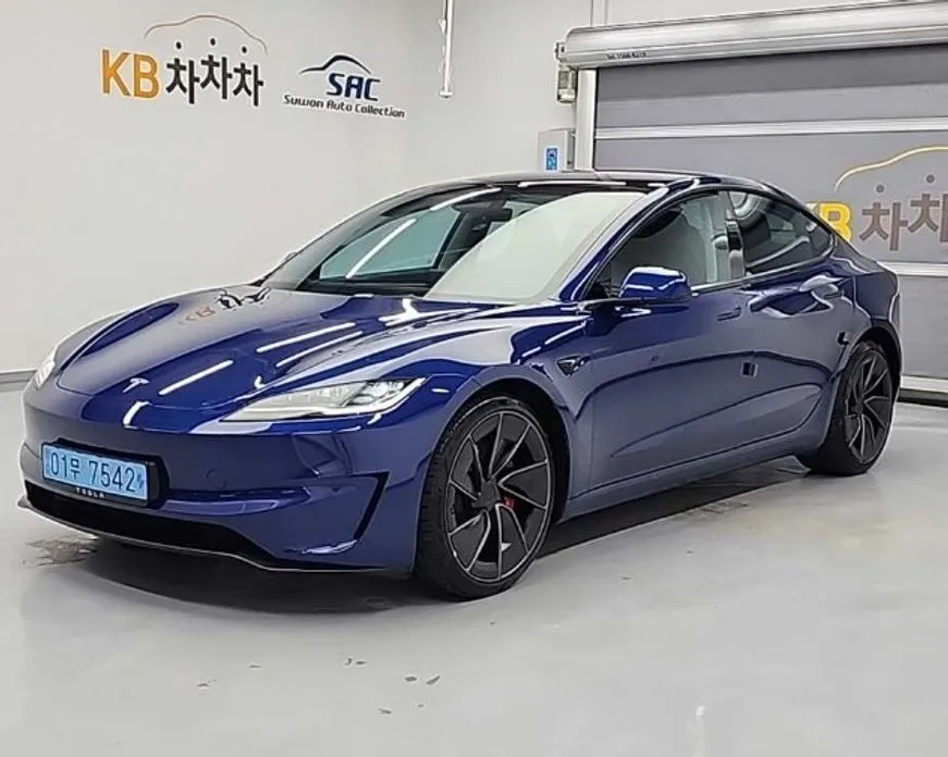 Tesla Model 3 — фото 1