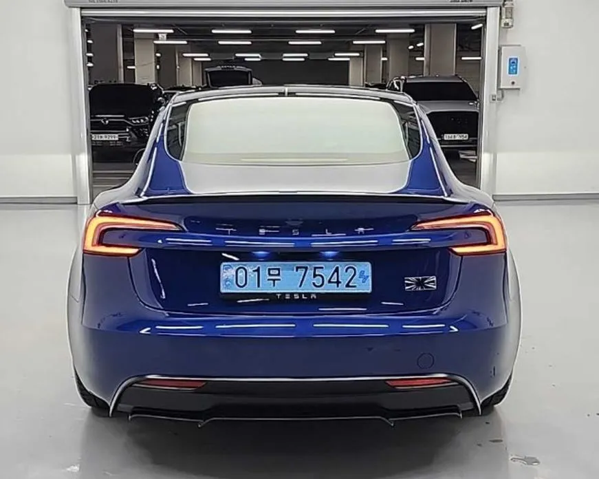 Tesla Model 3 — фото 4