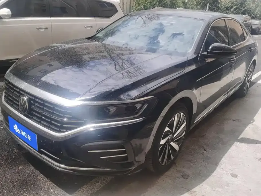 Volkswagen Passat — фото 1