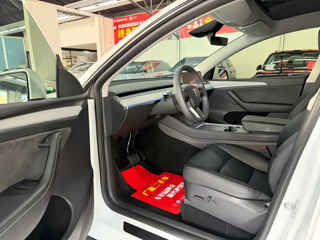 Tesla Model Y — фото 3