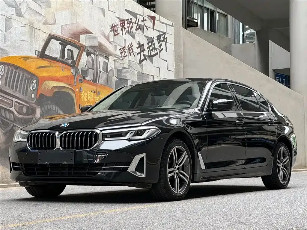 BMW 5 Series — фото 1