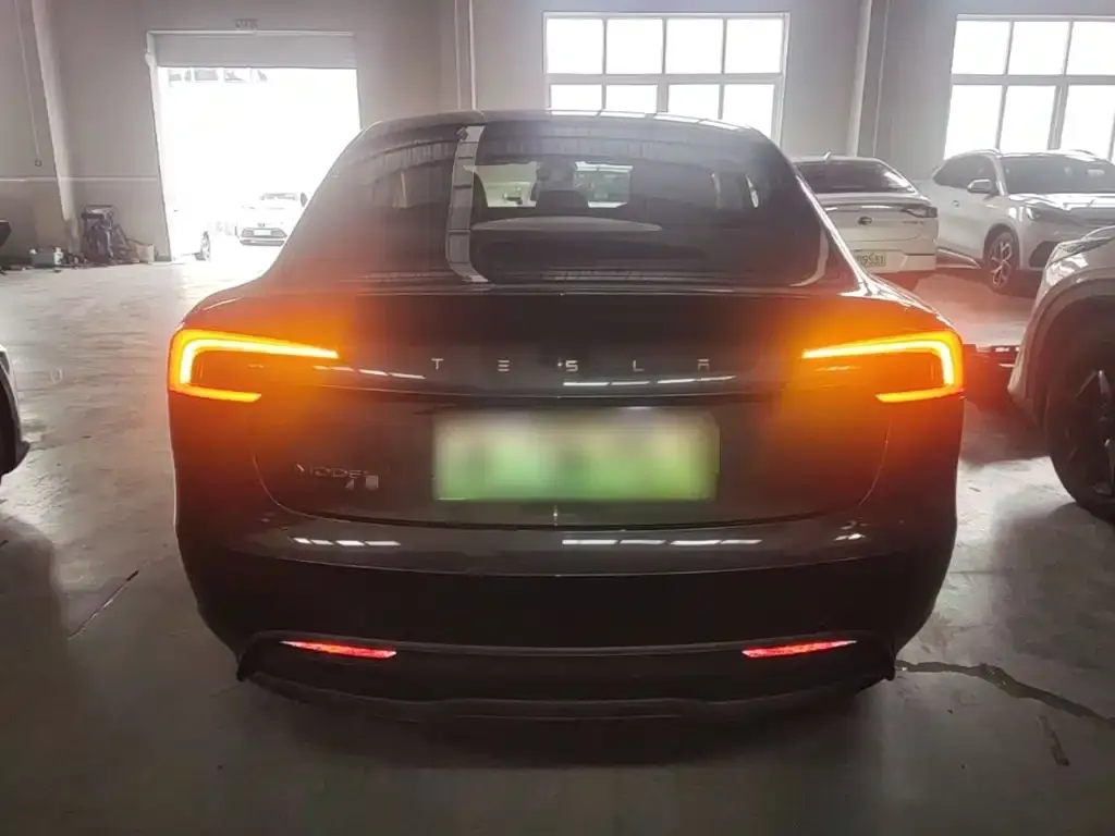 Tesla Model 3 — фото 2