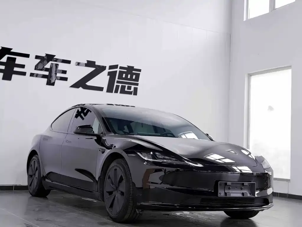 Tesla Model 3 — фото 9