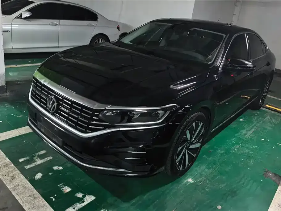 Volkswagen Passat — фото 1