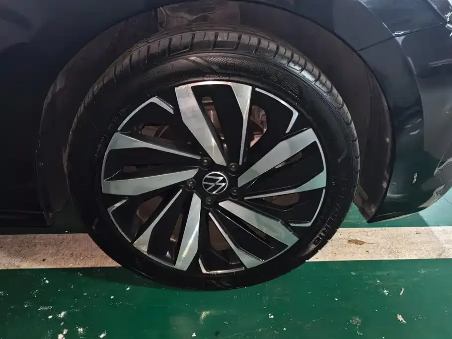 Volkswagen Passat — фото 10