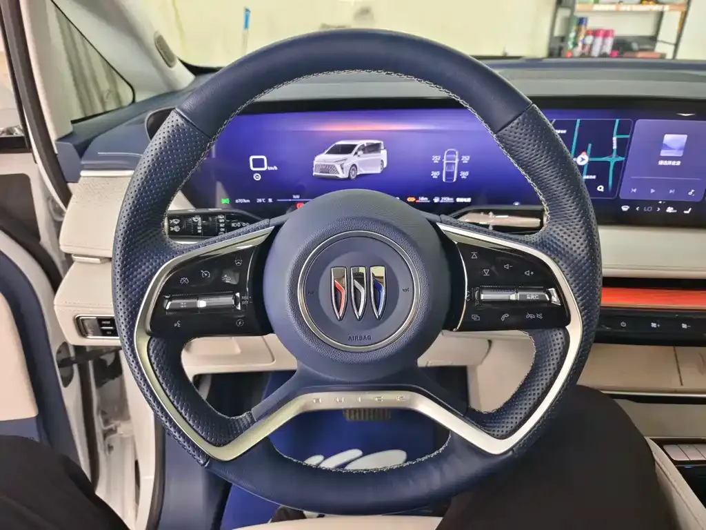 Buick GL8 Hybrid — фото 3