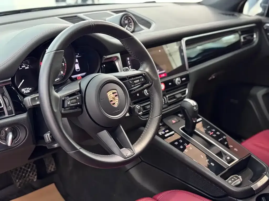 Porsche Macan — фото 6