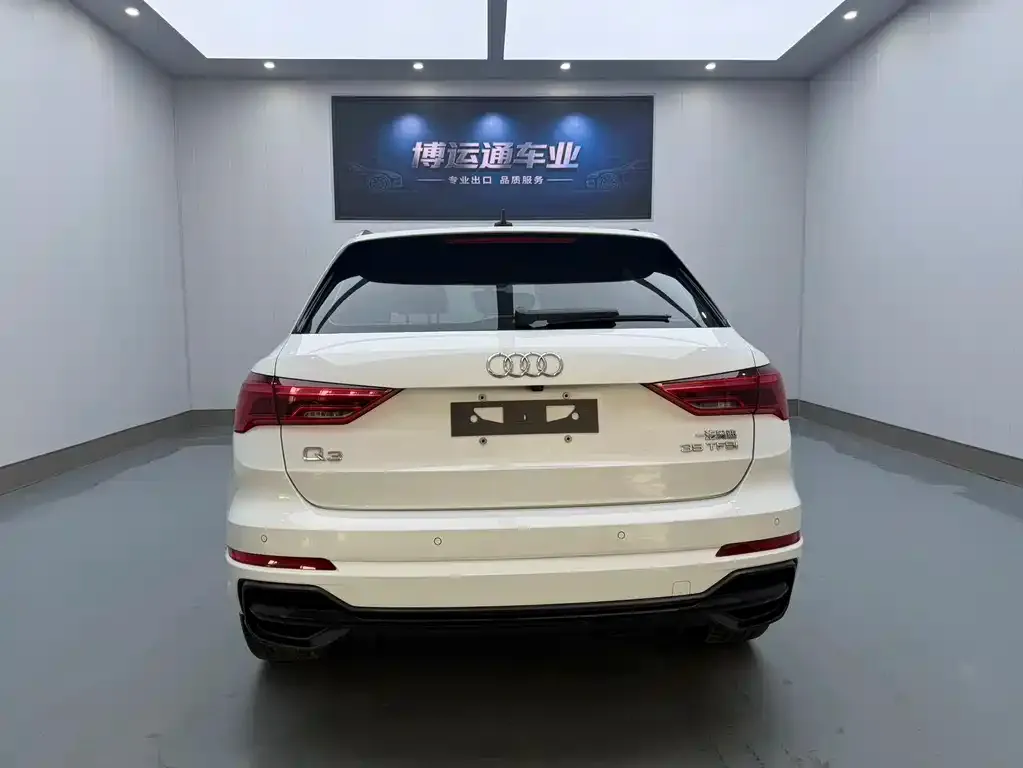 Audi Q3 — фото 10