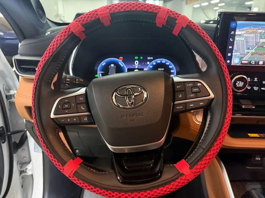Toyota Highlander — фото 10