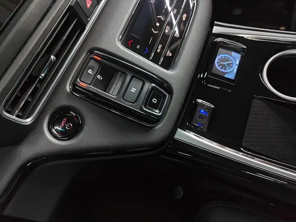 Honda Elysion 2024 из CN, фото 4