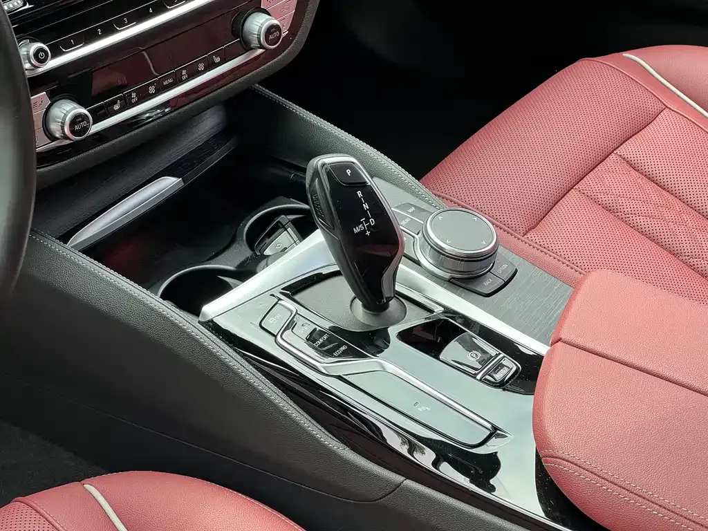 BMW 5 Series — фото 4