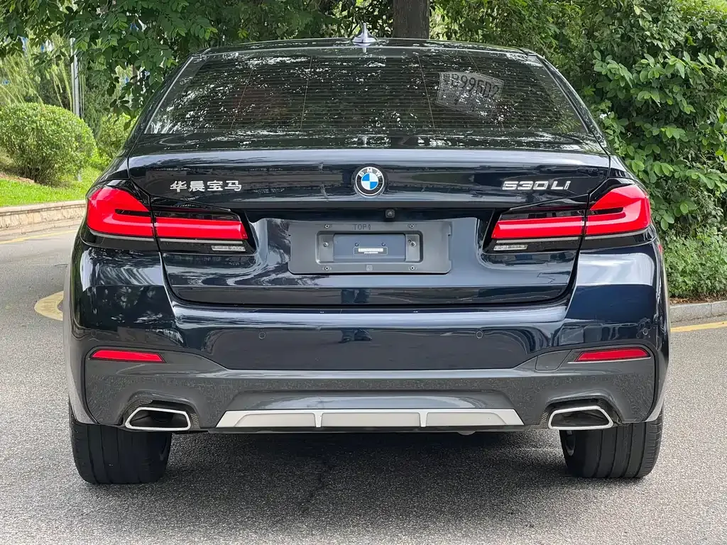 BMW 5 Series — фото 9