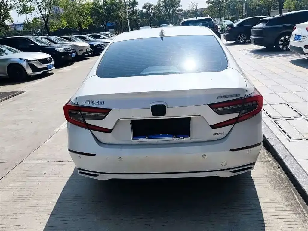 Honda Accord — фото 9
