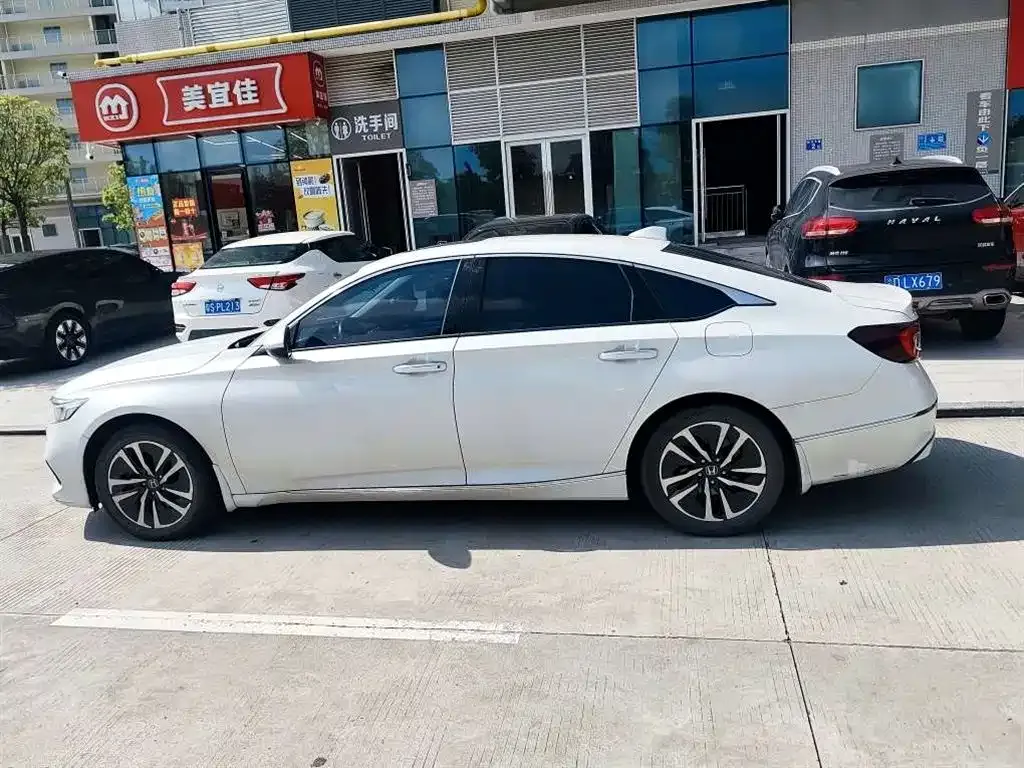 Honda Accord — фото 7