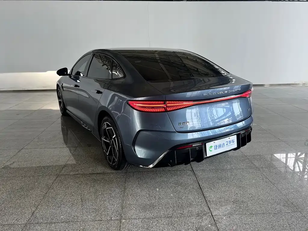 BYD Seal — фото 2