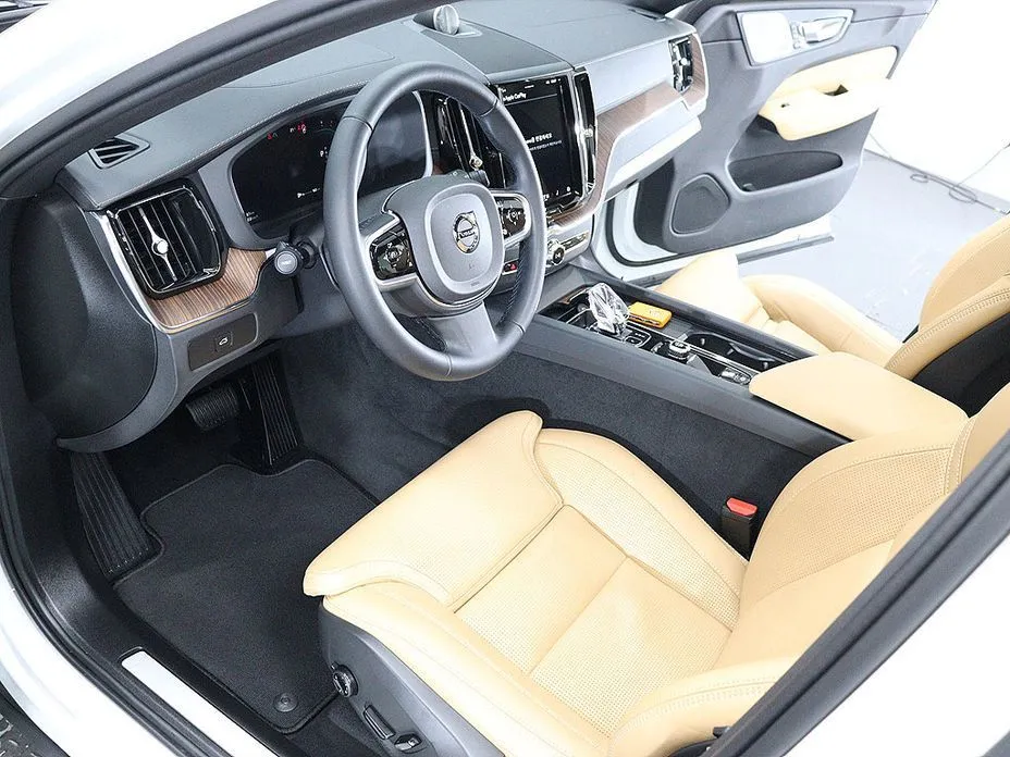 Volvo XC60 2025 из KR, фото 8