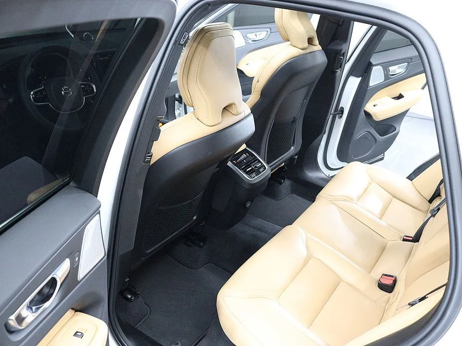 Volvo XC60 2025 из KR, фото 7