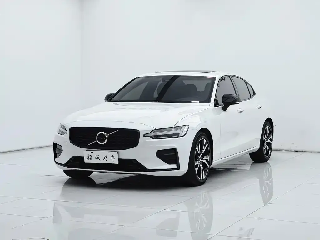 Volvo S60 — фото 1