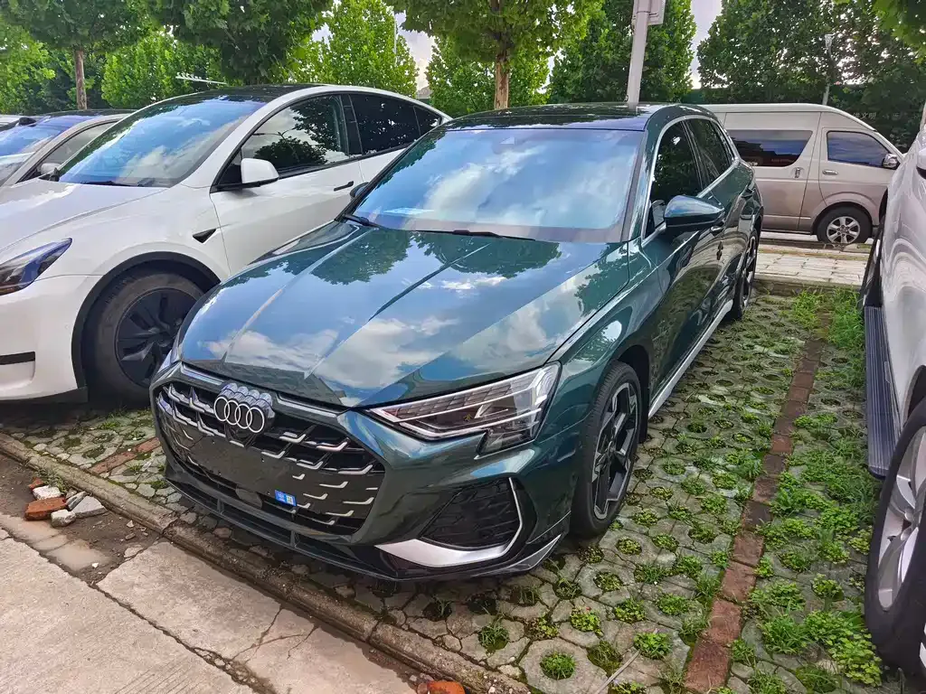 Audi A3 — фото 1