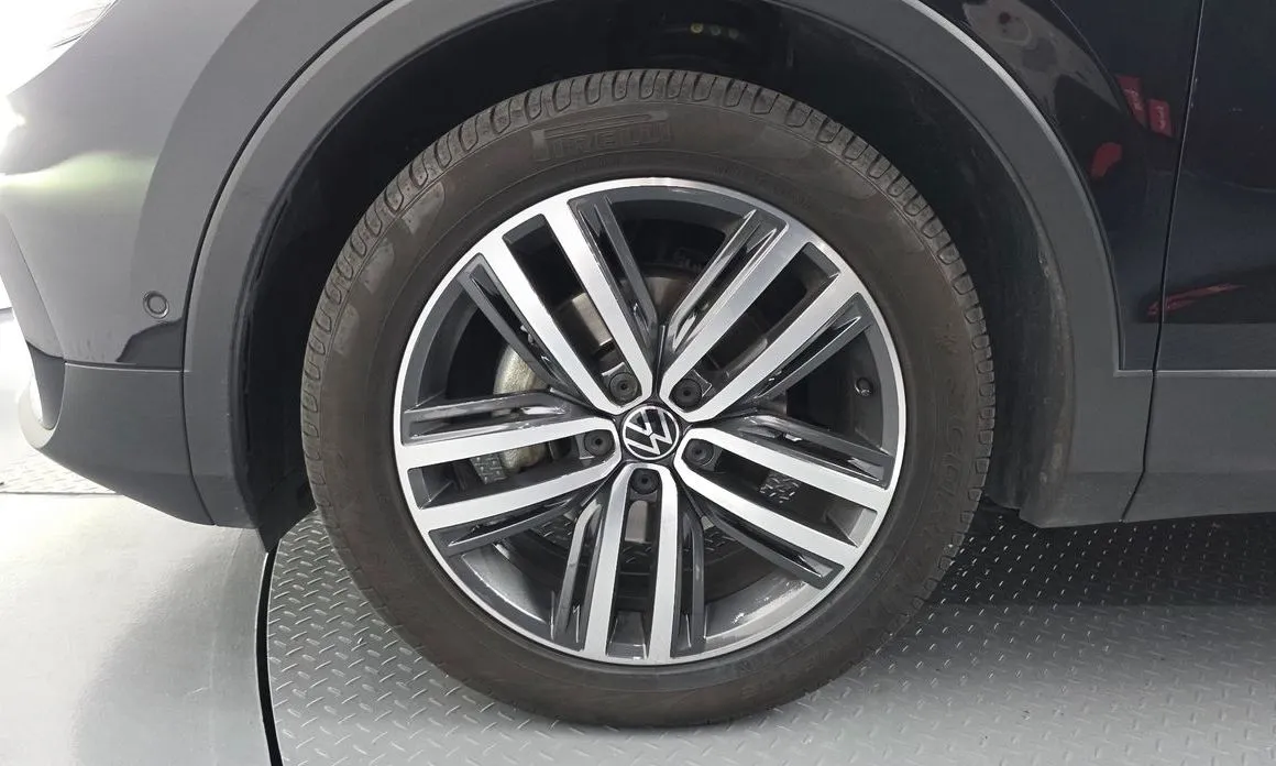 Volkswagen Tiguan — фото 9