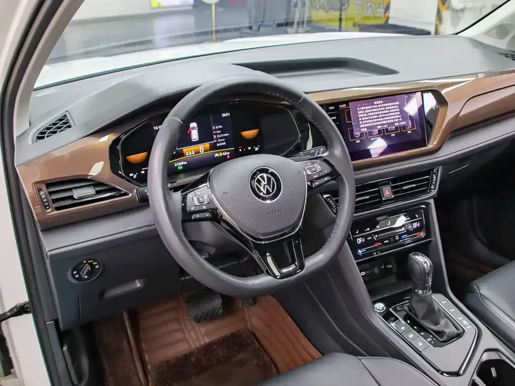 Volkswagen Tharu — фото 10