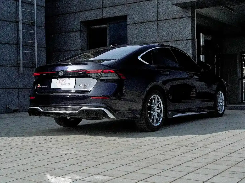 Honda Accord — фото 8