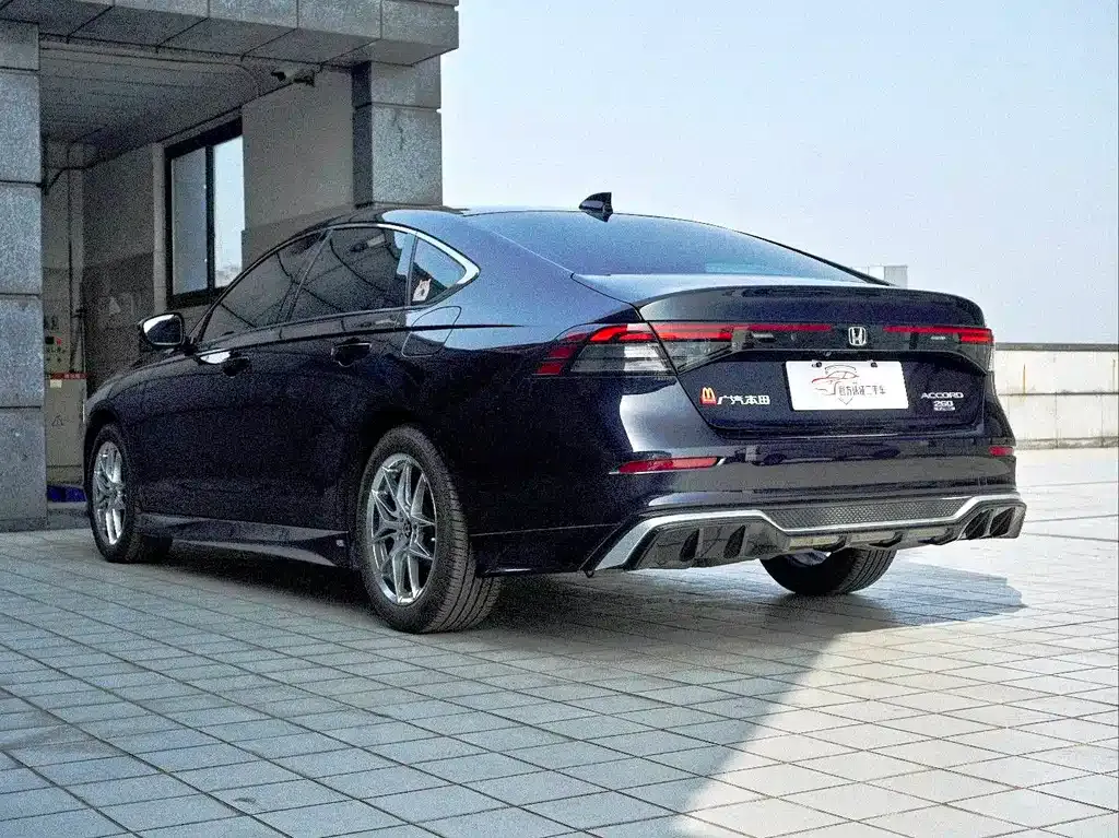 Honda Accord — фото 7