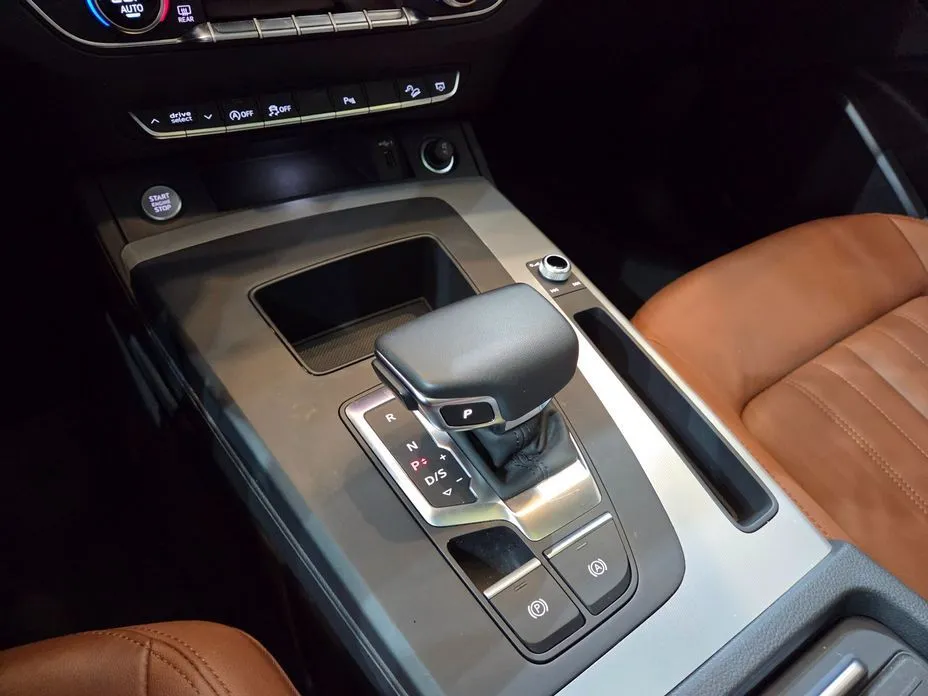 Audi Q5 2023 из KR, фото 5