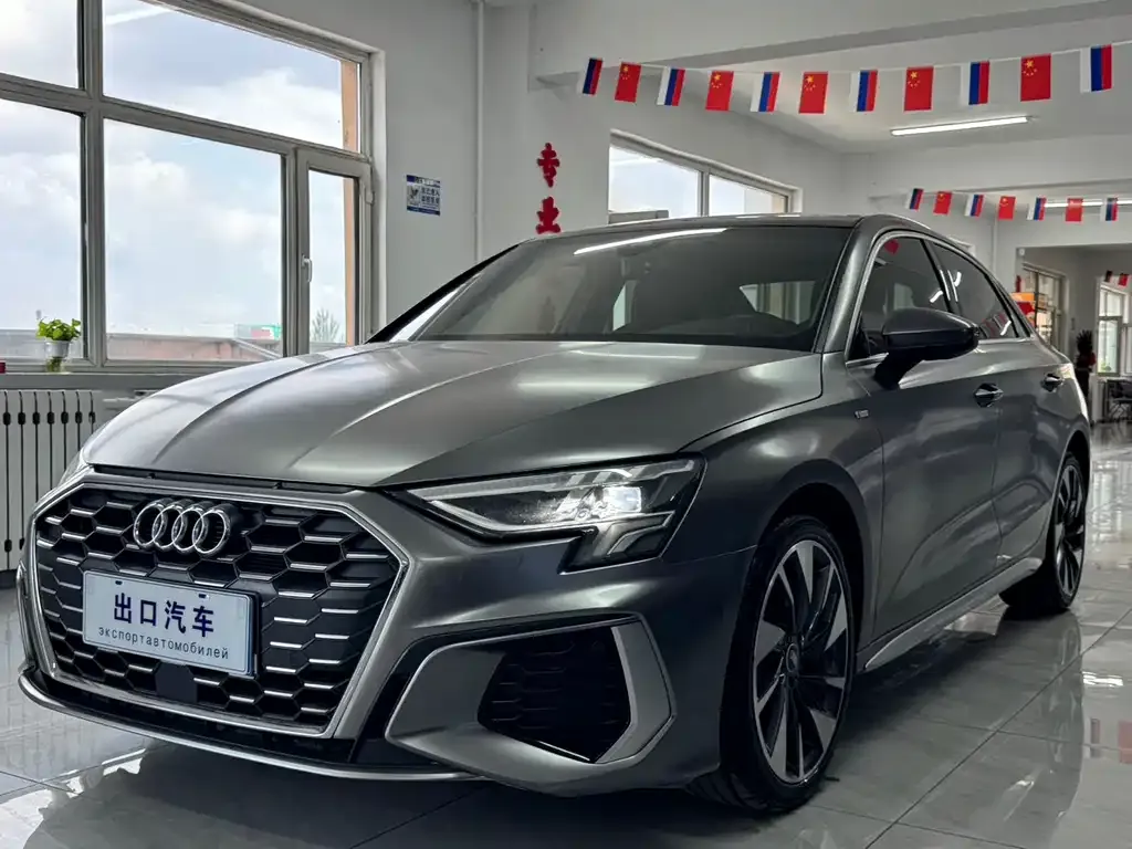Audi A3 — фото 1