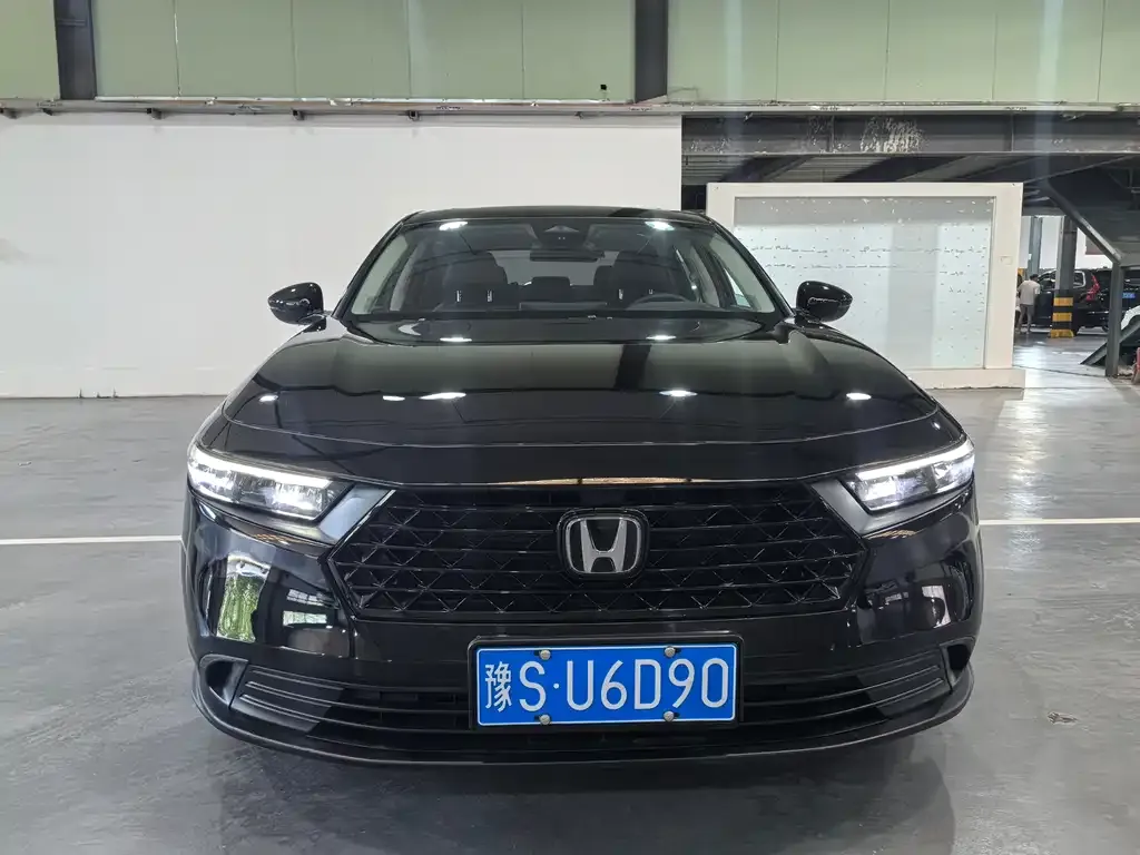 Honda Accord — фото 1