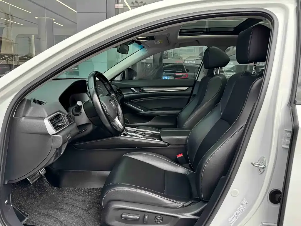 Honda Accord — фото 6