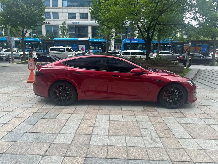 Tesla Model S — фото 9